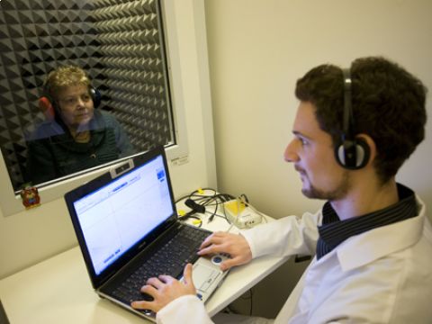 Studio del nistagmo otticocinetico tramite video nistagmografia (VNG)